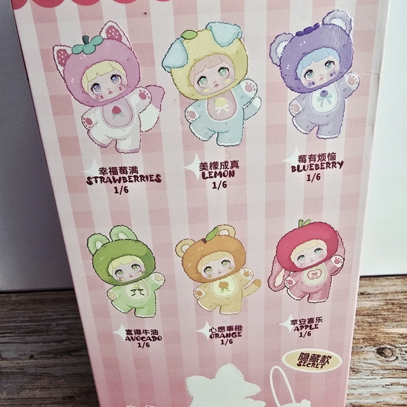 Lemon Nommi Bag Charm - Picture 5 of 6